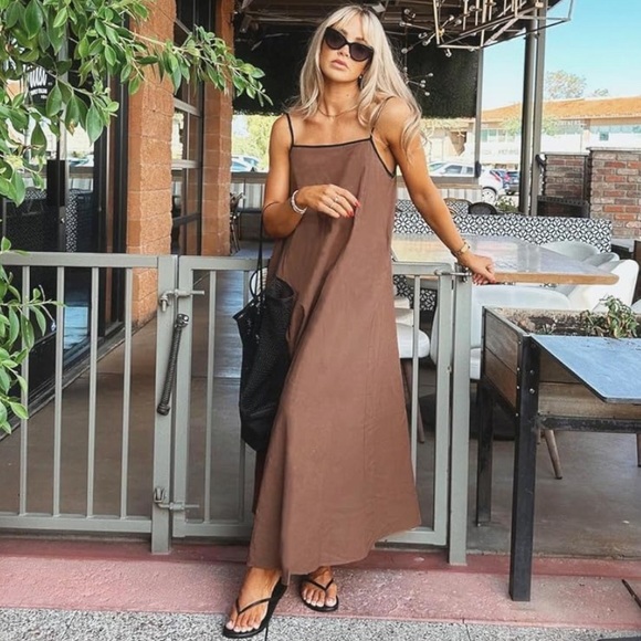 Shy Velvet Dresses & Skirts - Summer Linen Maxi Dress w/Contrasting Color Spaghetti Strap Backless